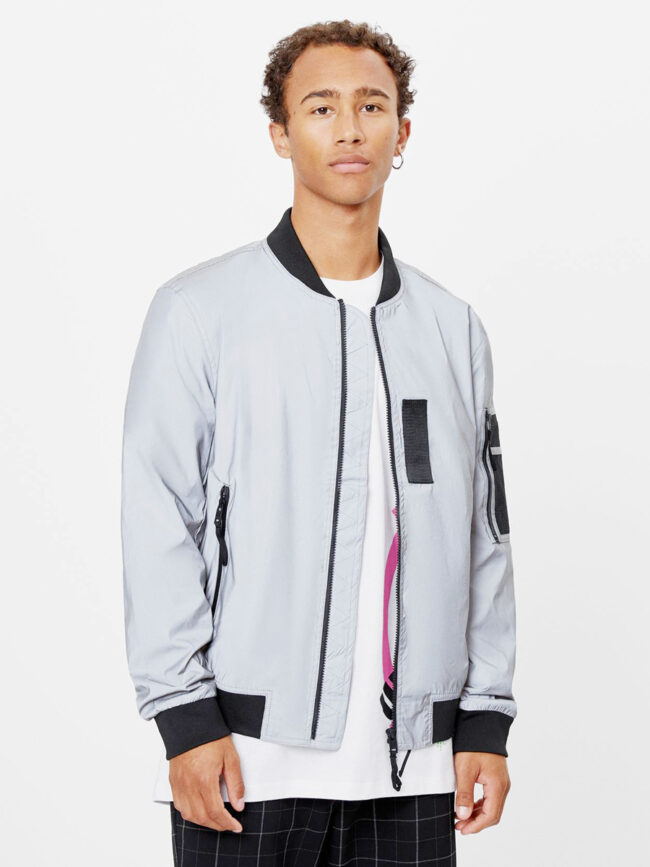 Cazadora bomber reflectante